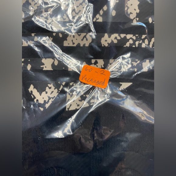 Adidas Originals Sz M Hoodie Logo Sweatshirt Women’s IC6076 Black $65 NWT - Picture 7 of 8